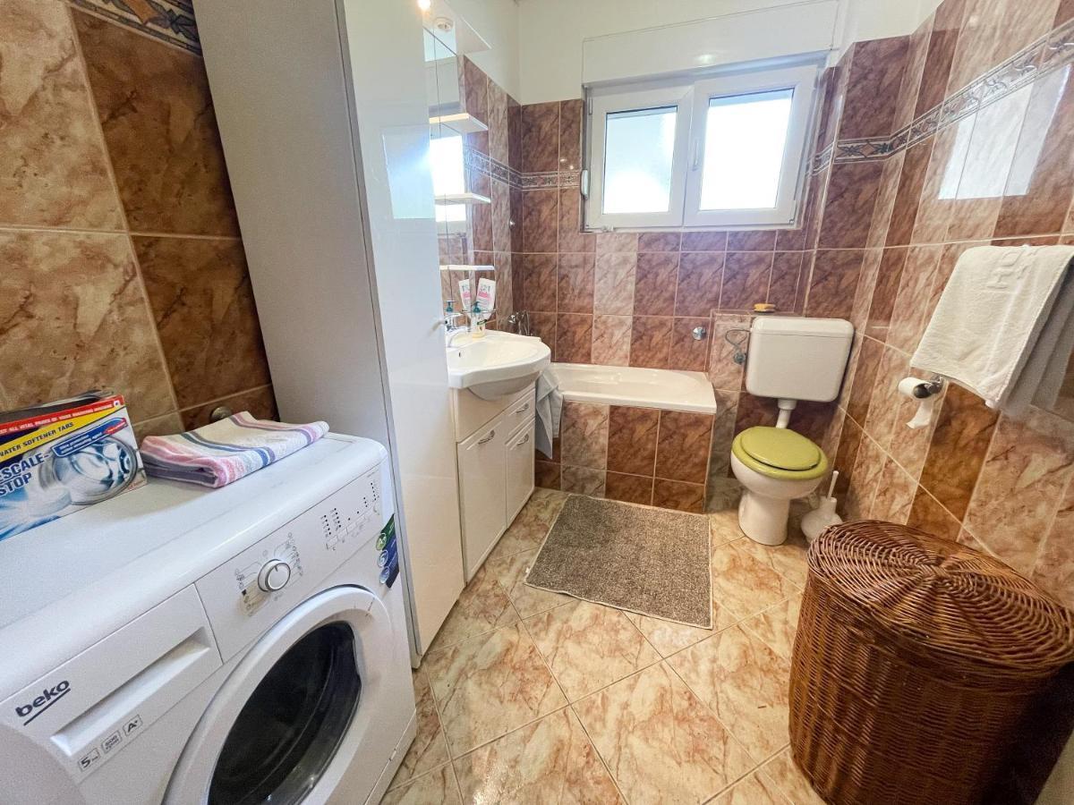 Apartmani Leonarda Jadranovo Eksteriør billede